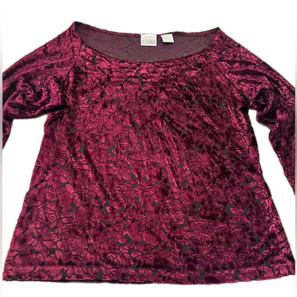 Moda INT’L‎ top